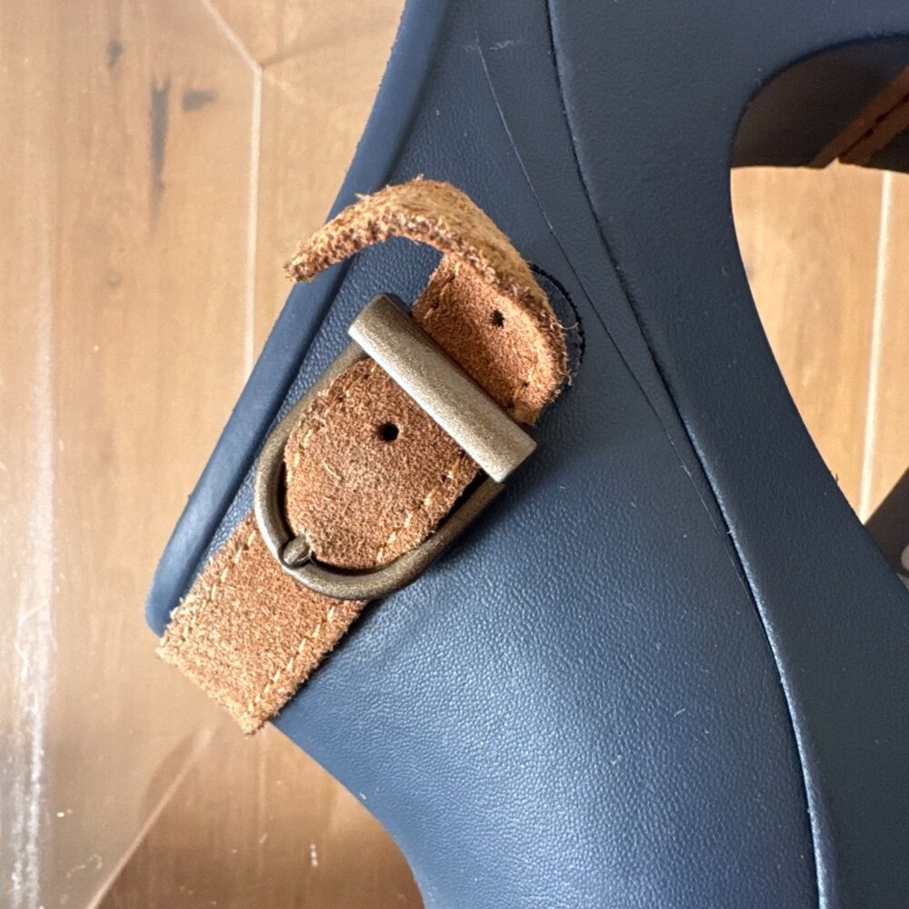 Crocs Sarah Clog Mule Navy Brown Leather Size 5  Minimalist Scandinavian Slip On - Picture 10 of 14